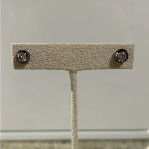 Stella & Dot Silver Stud Earrings - Picture 1 of 2